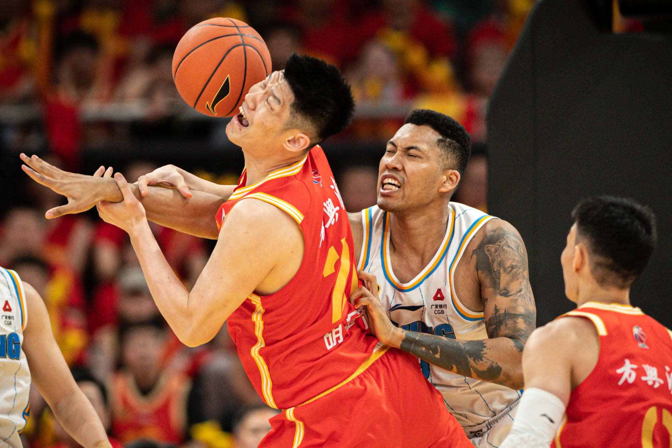 CBA常规赛关键时刻再迎强敌;葡萄牙体育强势反弹;主帅态度:震撼外界;年轻球员得到机会